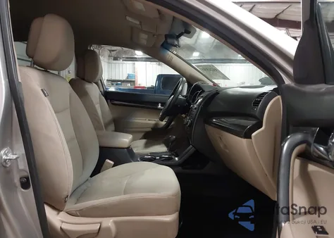 2013 Kia Sorento Lx z USA, uszkodzony, nr VIN 5XYKT3A18DG312916